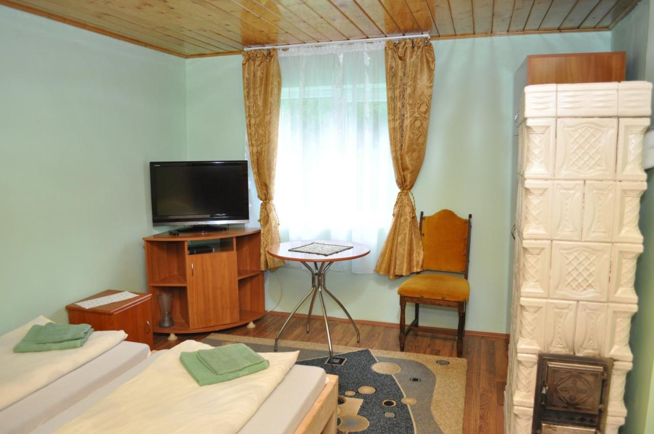 Hotel Casa Verde Rîu de Mori Esterno foto
